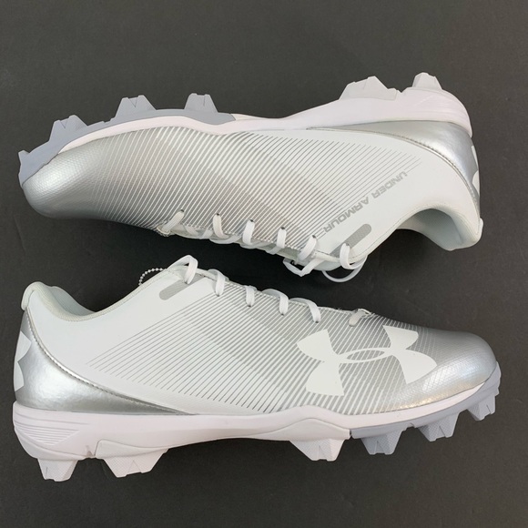 under armour leadoff cleats